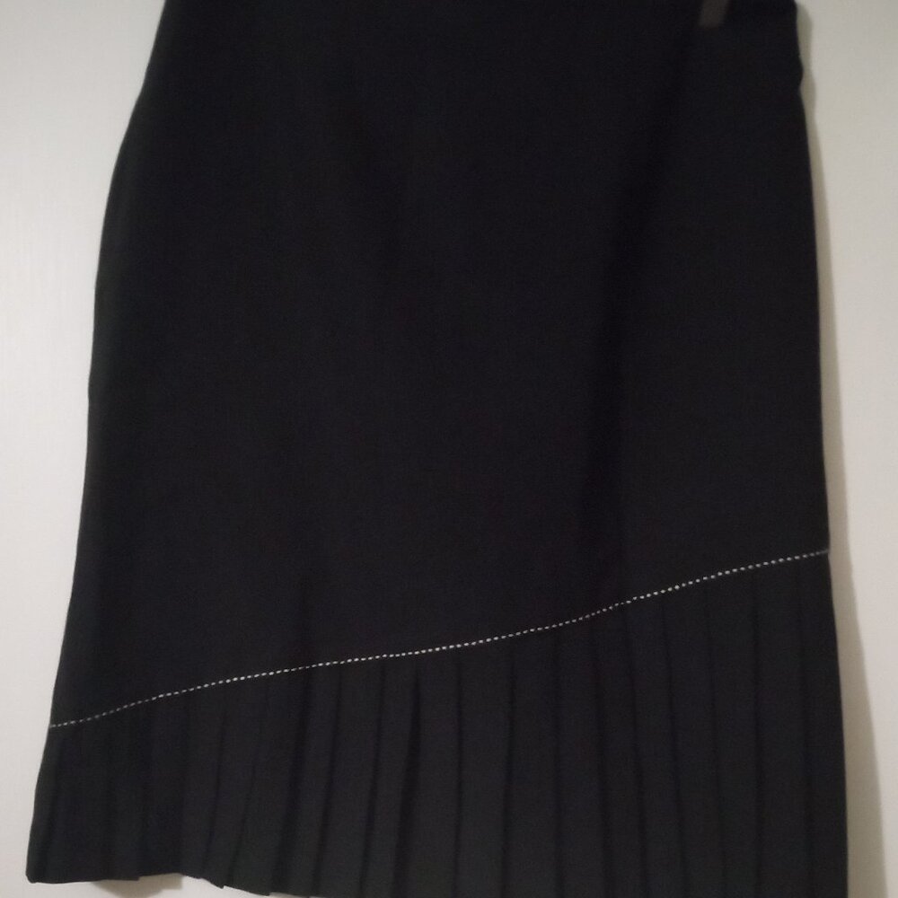 Giorgio Fiozfiri women's skirt size 10 black A-line pleated front whimsicalgoth